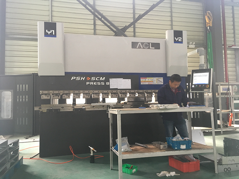 Sheet-metal-processing-equipment-CNC-bending-machine