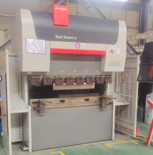 Sheet-metal-processing-equipment-CNC-bending-machine2
