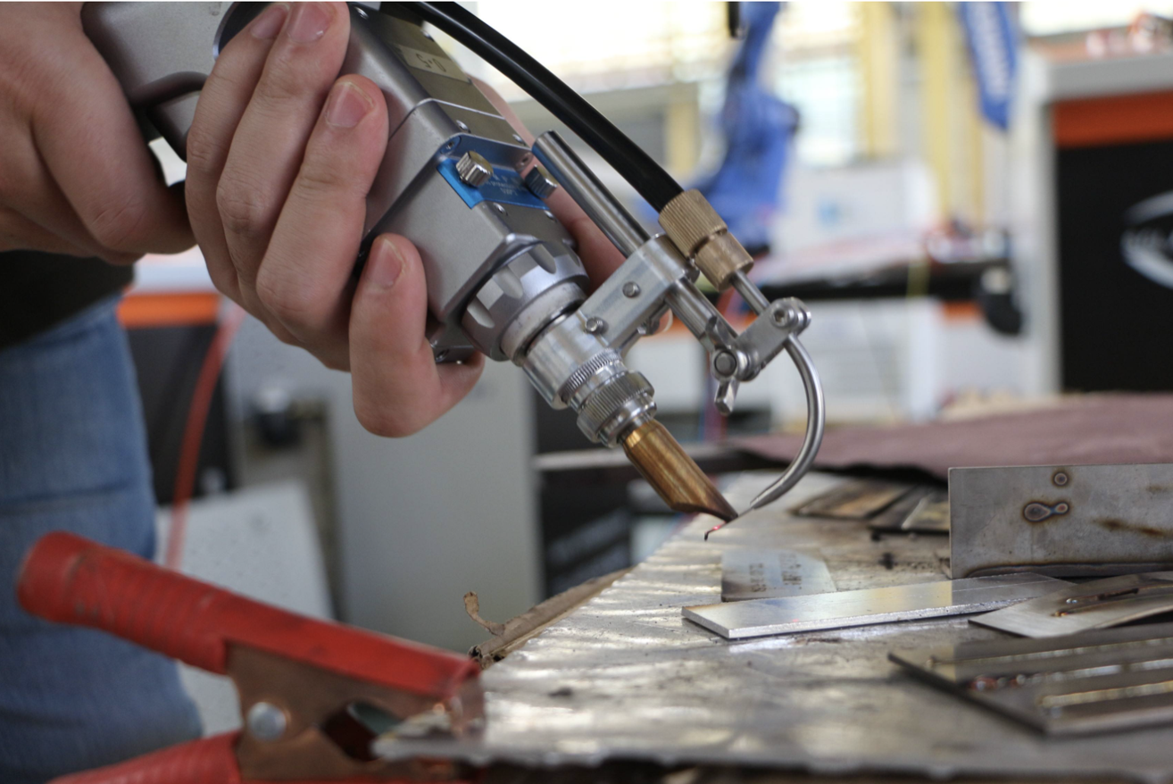 Welding-equipment-Laser-welding-machine
